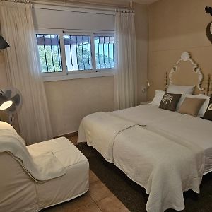 Habitación Estándar con 2 Camas Individuales